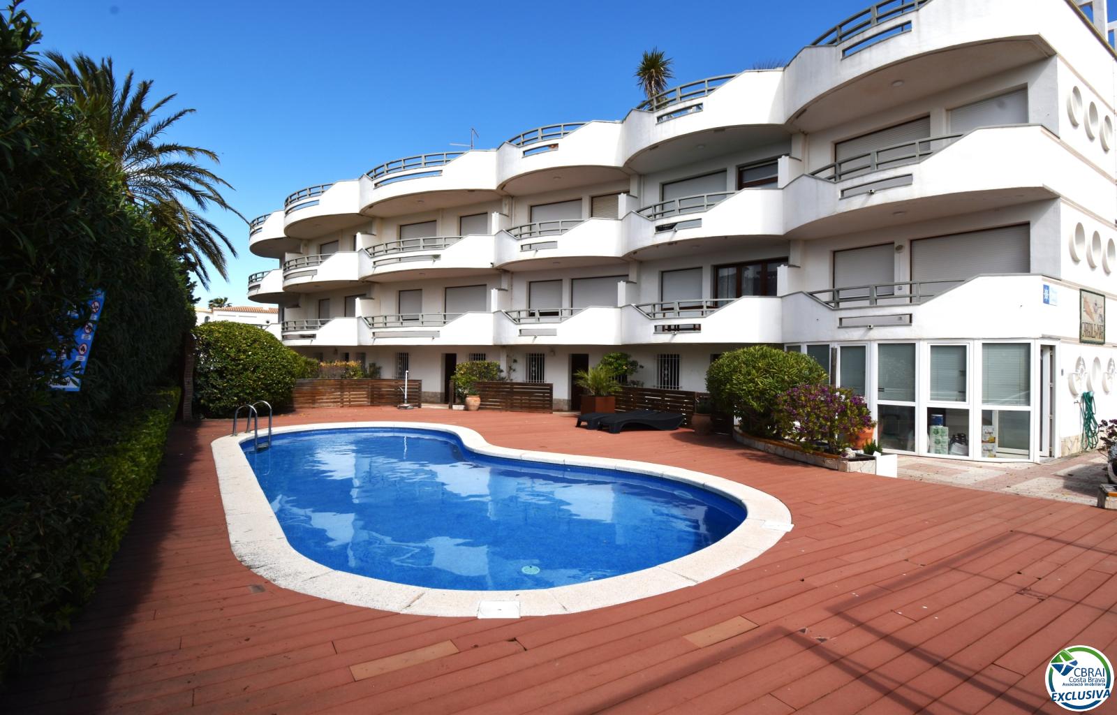 EMPURIABRAVA: Exclusive complex of six houses with moorings on the seafront for sale - Salins - Ref. CBR6609 - photo 15