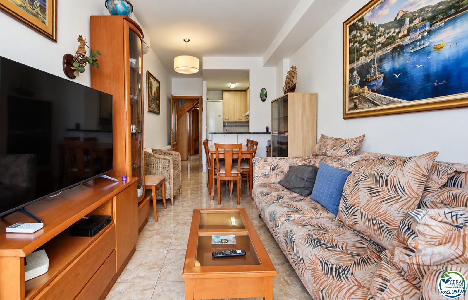3-Bedroom Duplex Penthouse with Spacious Terraces, Swimming Pool and Parking - Centre - Ref. CBR6677 - photo 2