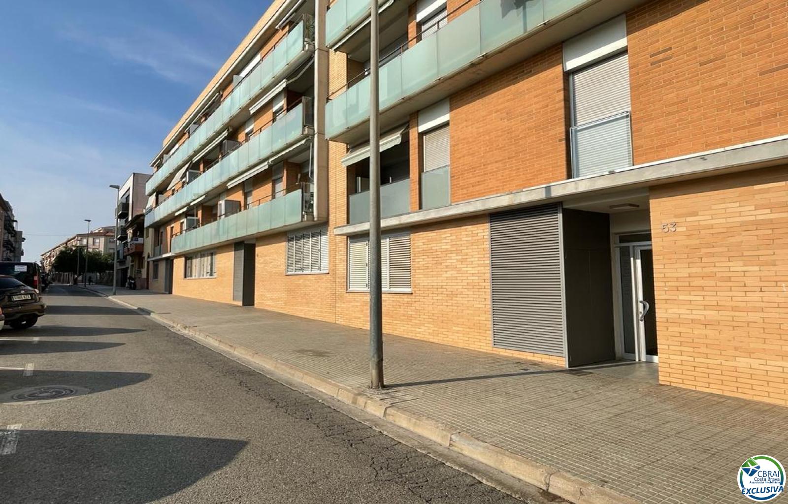 RECENTLY CONSTRUCTED APARTMENT IN THE CENTER CLOSE TO THE PLAY AND ALL THE VILLAGE'S SERVICES, 2 BEDROOMS, 1 OR 2 OPTIONAL UNDERGROUND PARKING SPACES