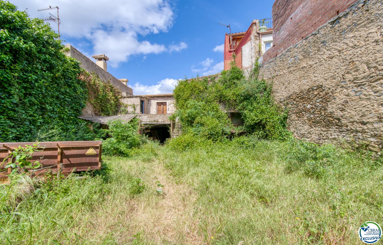 Authenticity and Potential: Village House with "Voltes Catalanes" in the Heart of Palau-saverdera - Centre - Ref. CBR6447 - photo 50