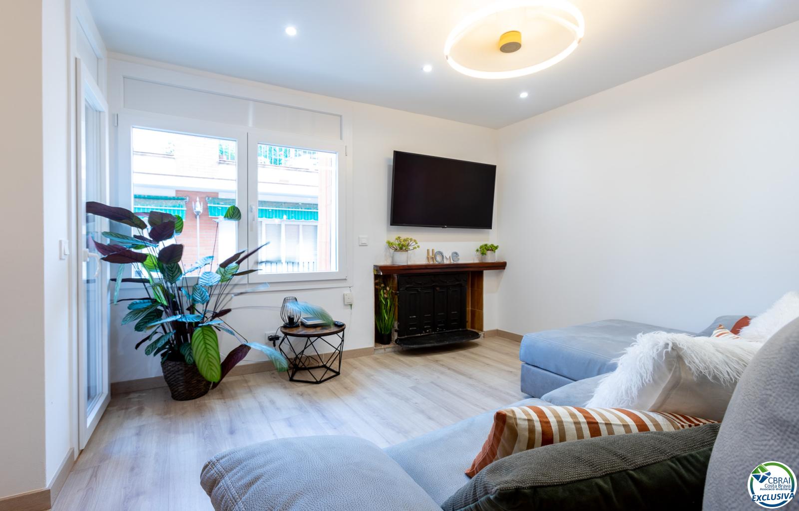 Renovated apartment with 3 bedrooms 100 m from the beach in Roses. - Centre - Ref. CBR6355 - photo 8
