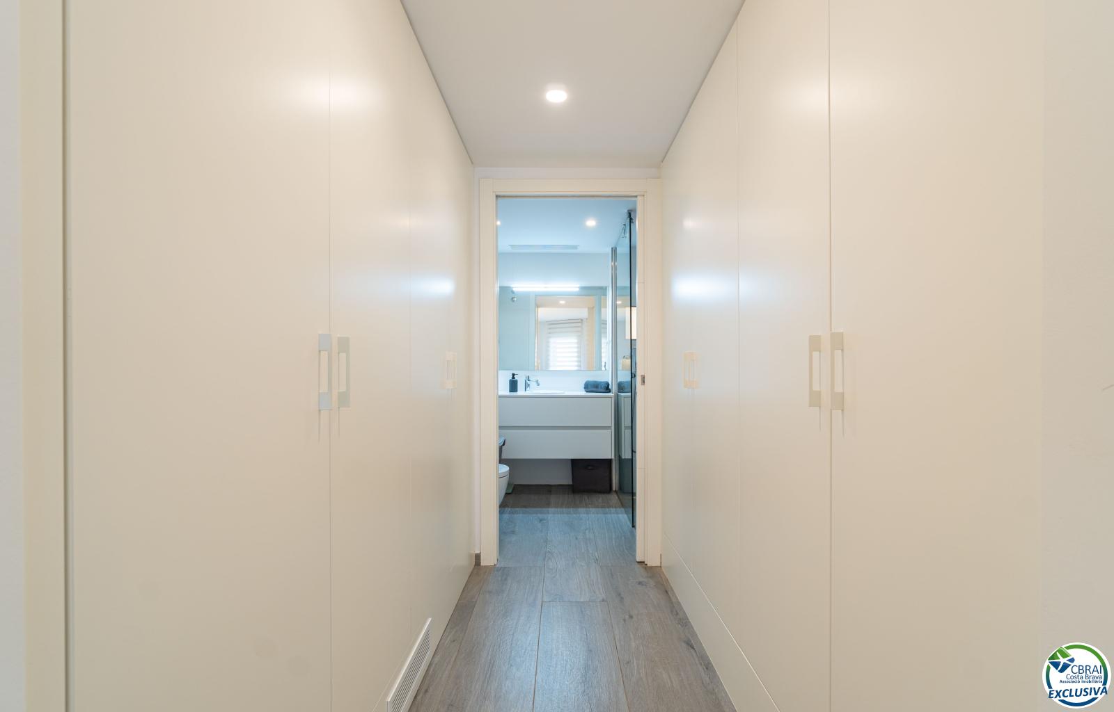 Magnificent Seafront Apartment - Centre - Ref. CBR5993 - photo 25