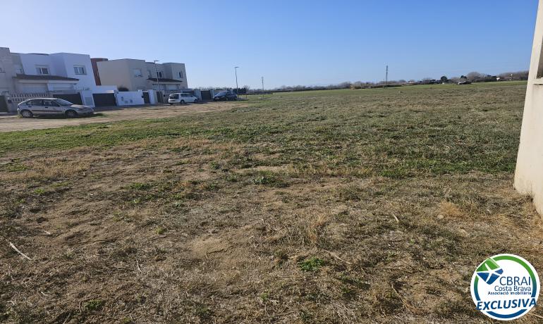 TERRENO EN VENTA EN ZONA RESIDENCIAL-EMPURIABRAVA