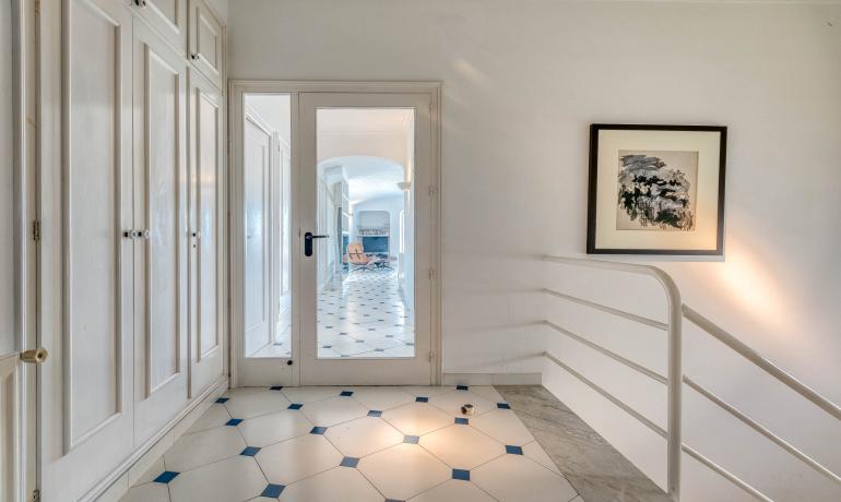 Beautiful house with infinity pool and spectacular views over the Bay of Roses