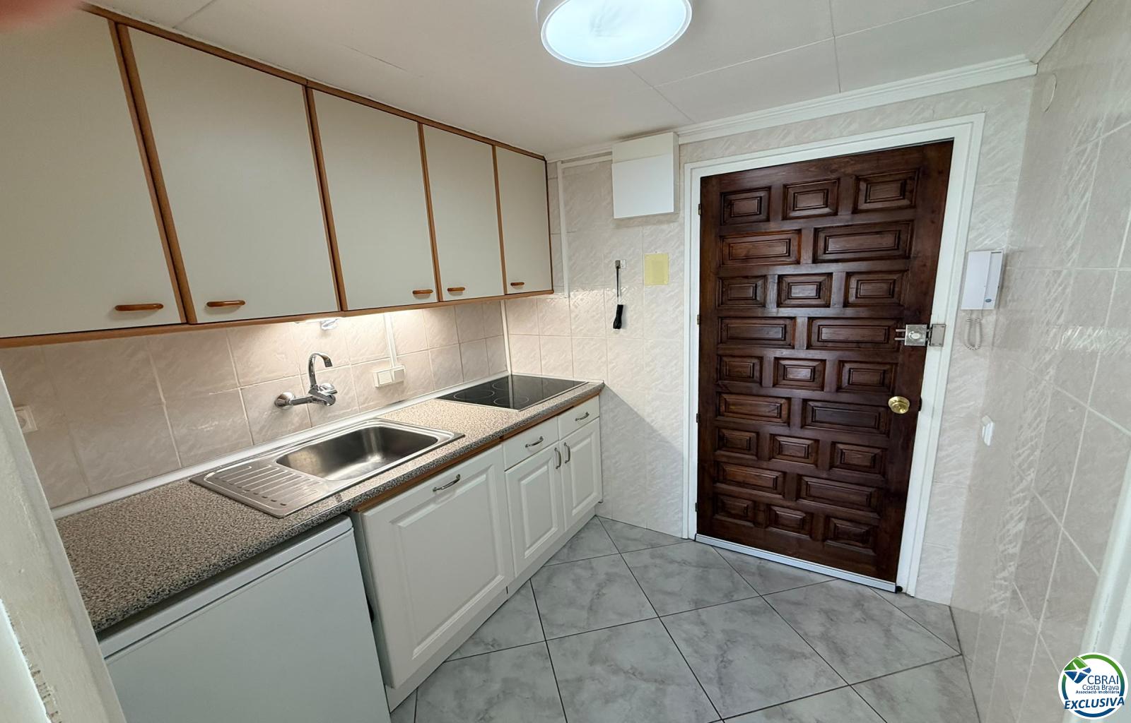Seafront location, sea views, parking, swimming pools and gardens by the beach. - Santa Margarida - Ref. CBR6664 - photo 17