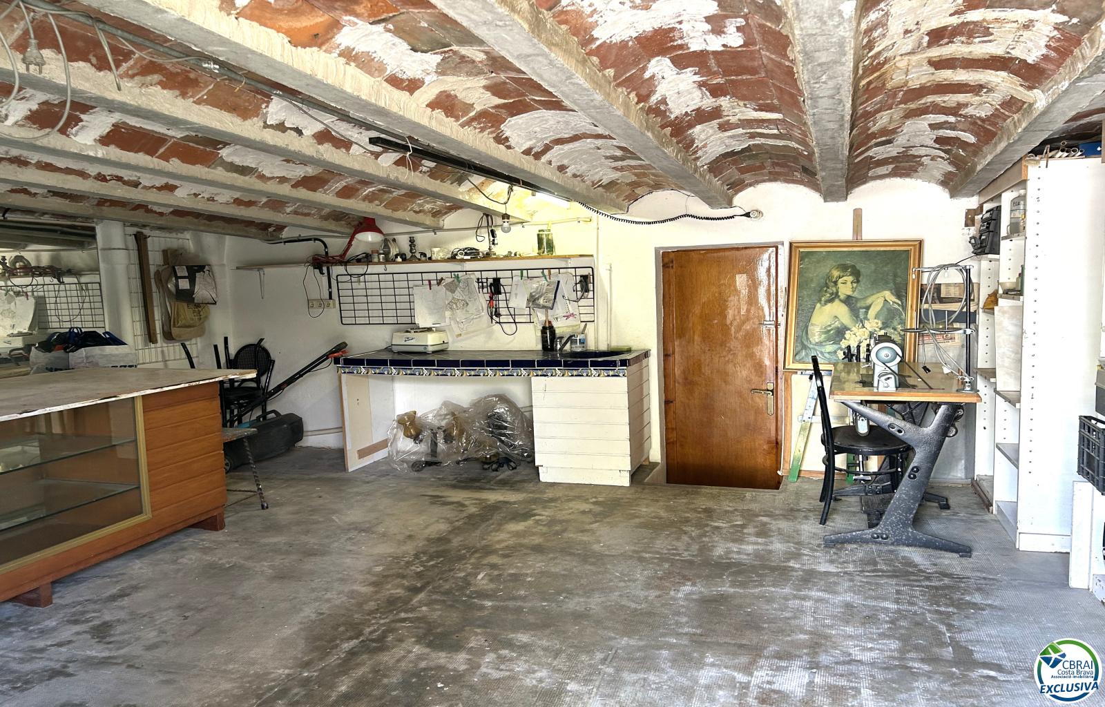 House in Llançà with a tourist license, sea views, and just a few meters from the beach. - Grifeu - Ref. CBR6637 - photo 57