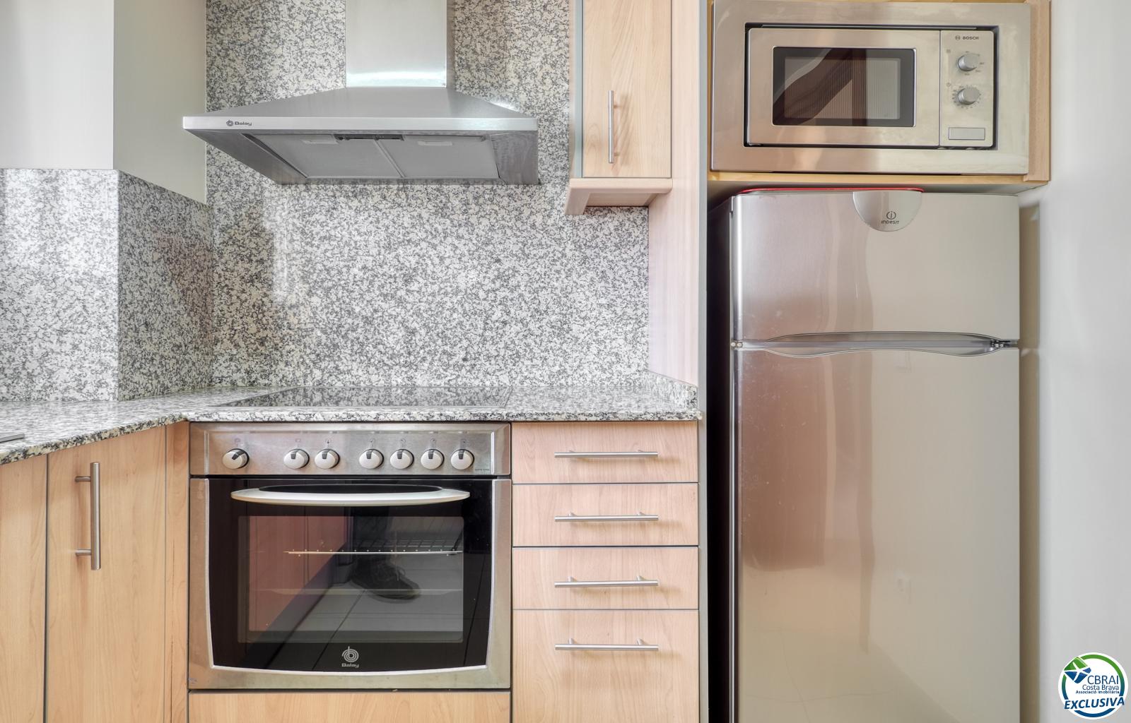 For sale: High-standard apartment in Roses 50 m from the sea - Salatà - Ref. CBR6685 - photo 15