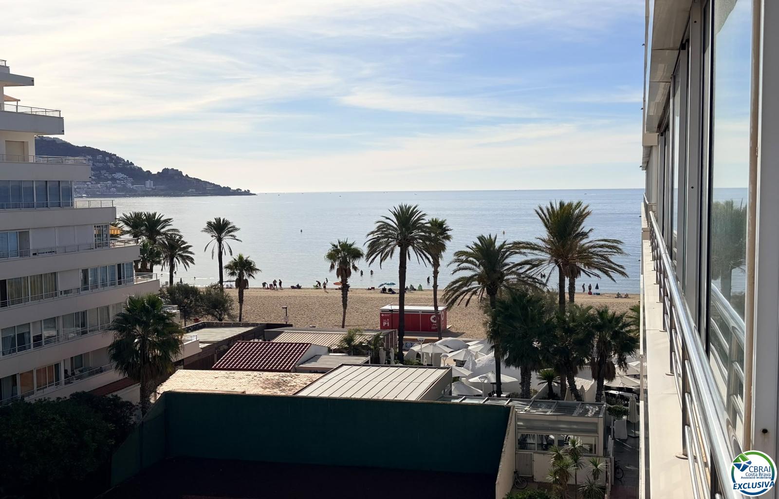 Seafront location, sea views, parking, swimming pools and gardens by the beach. - Santa Margarida - Ref. CBR6664 - photo 2