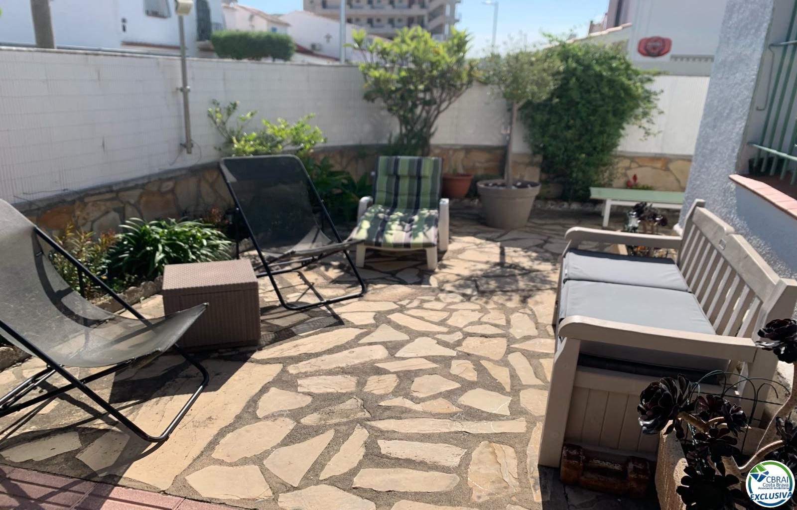 Beautiful 3 bedroom house with garden in Santa Margarita-Roses - Santa Margarida - Ref. CBR6417 - photo 2