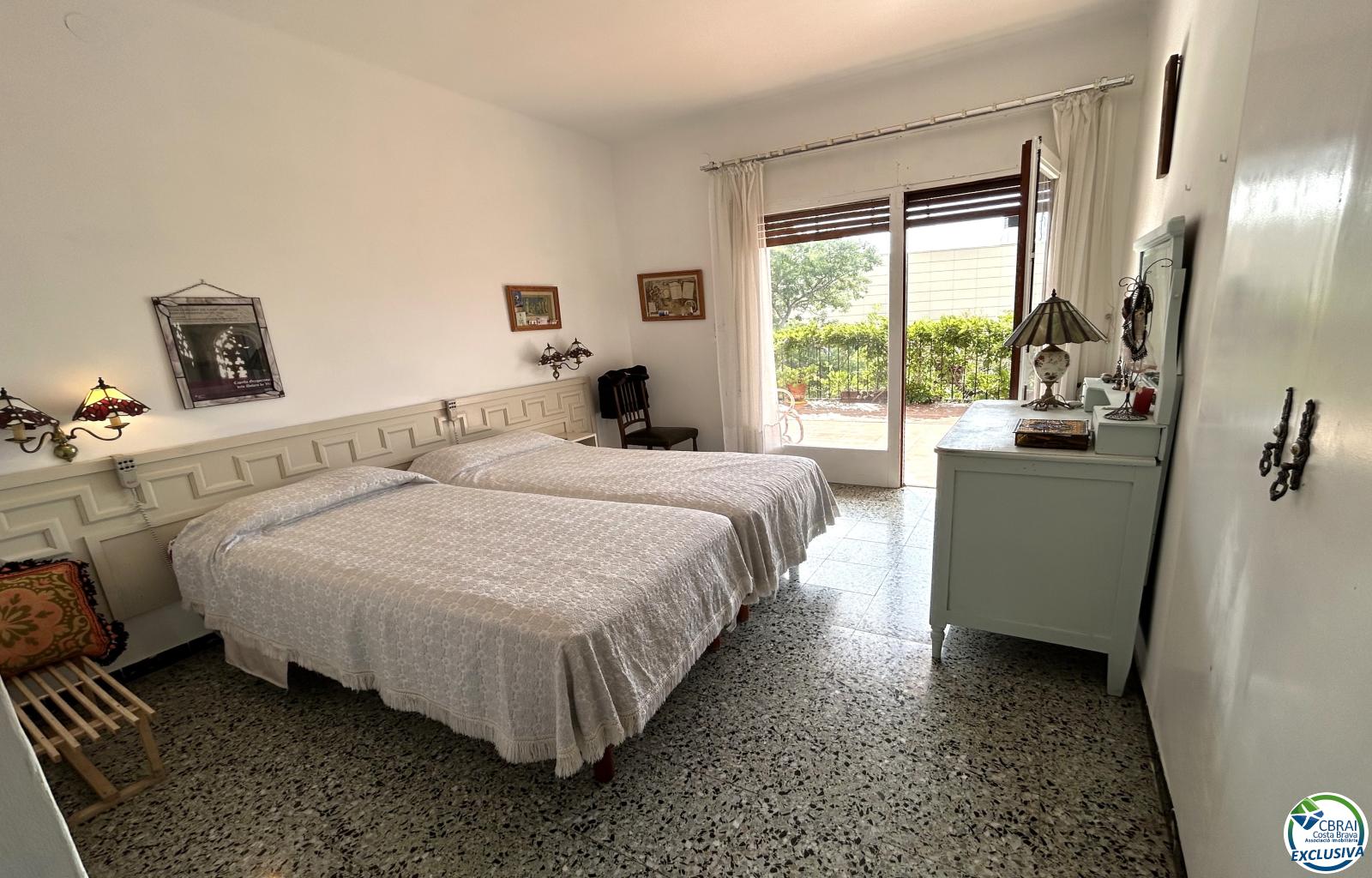 House in Llançà with a tourist license, sea views, and just a few meters from the beach. - Grifeu - Ref. CBR6637 - photo 24
