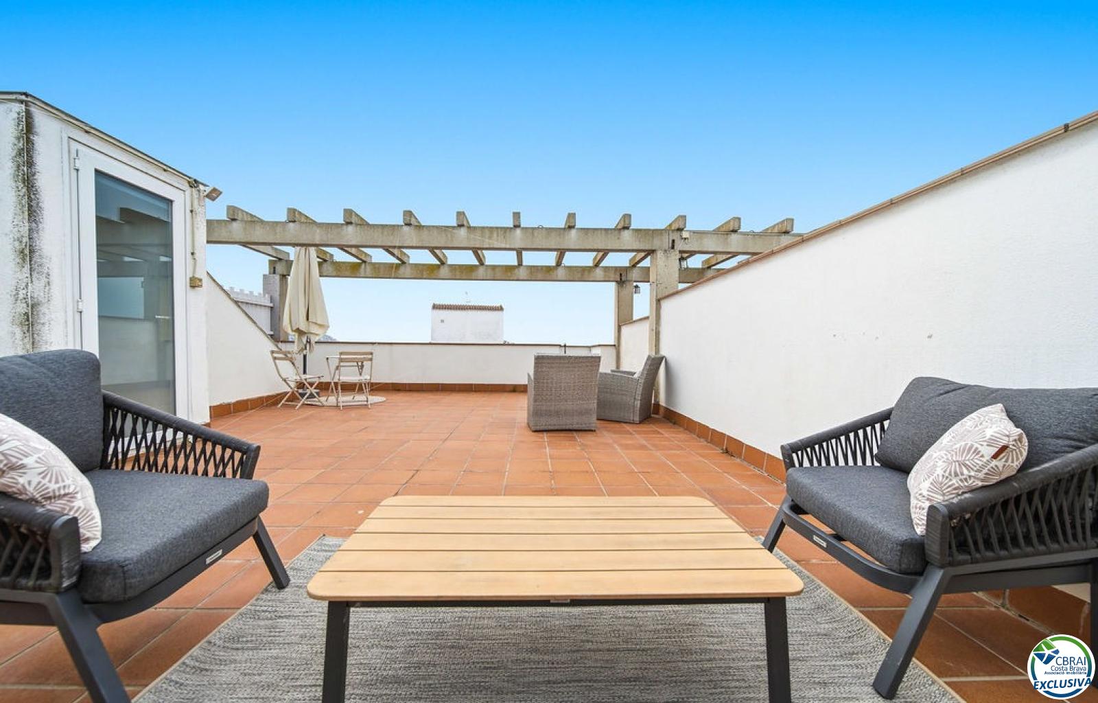 Penthouse 6º m2 wi0h 60 m² of terraces, TOURISTE LICENSE - Santa Margarida - Ref. CBR6522 - photo 2