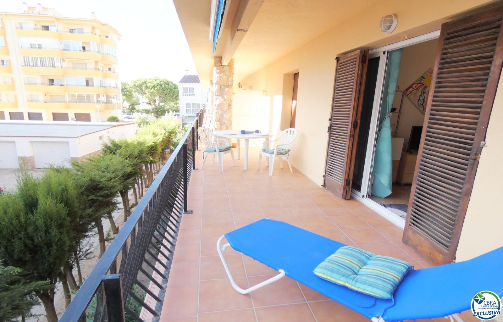 Apartment with two bedrooms 100m from the beach