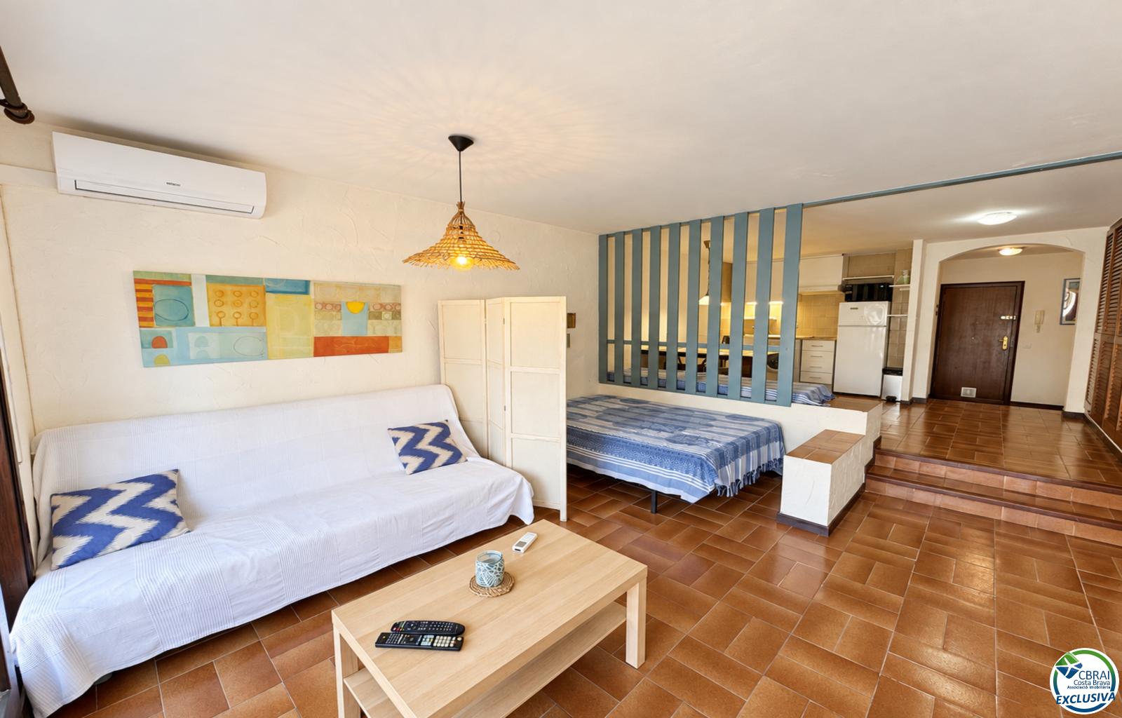 Spacious studio with terrace and tourist licence 80 metres from Santa Margarita beach - Roses - Santa Margarida - Ref. CBR6675 - photo 8