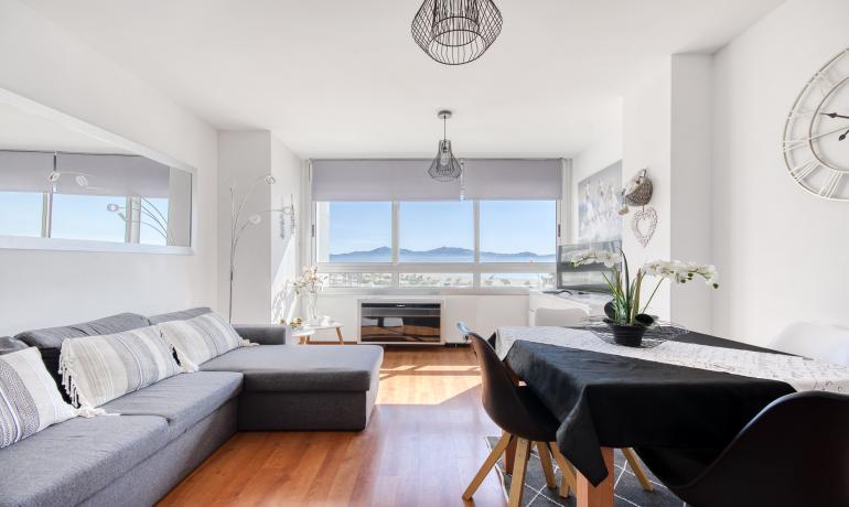 Charming apartment with sea views, just steps from the beach