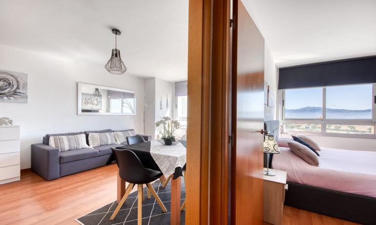Charming apartment with sea views, just steps from the beach