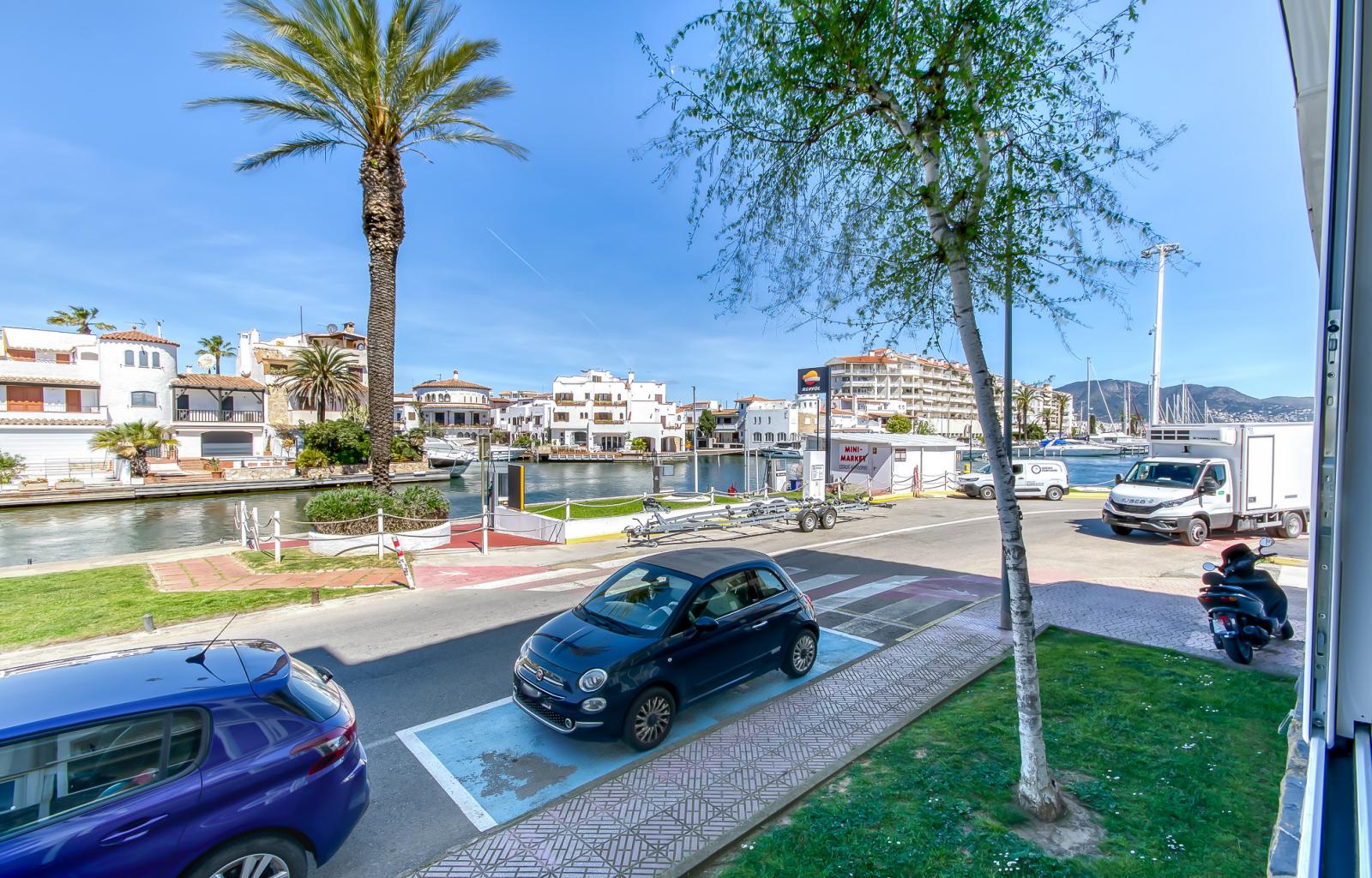 GROUND FLOOR APARTMENT IN EMPURIABRAVA WITH CANAL VIEWS - Poblat típic - Ref. CBR6431 - photo 14