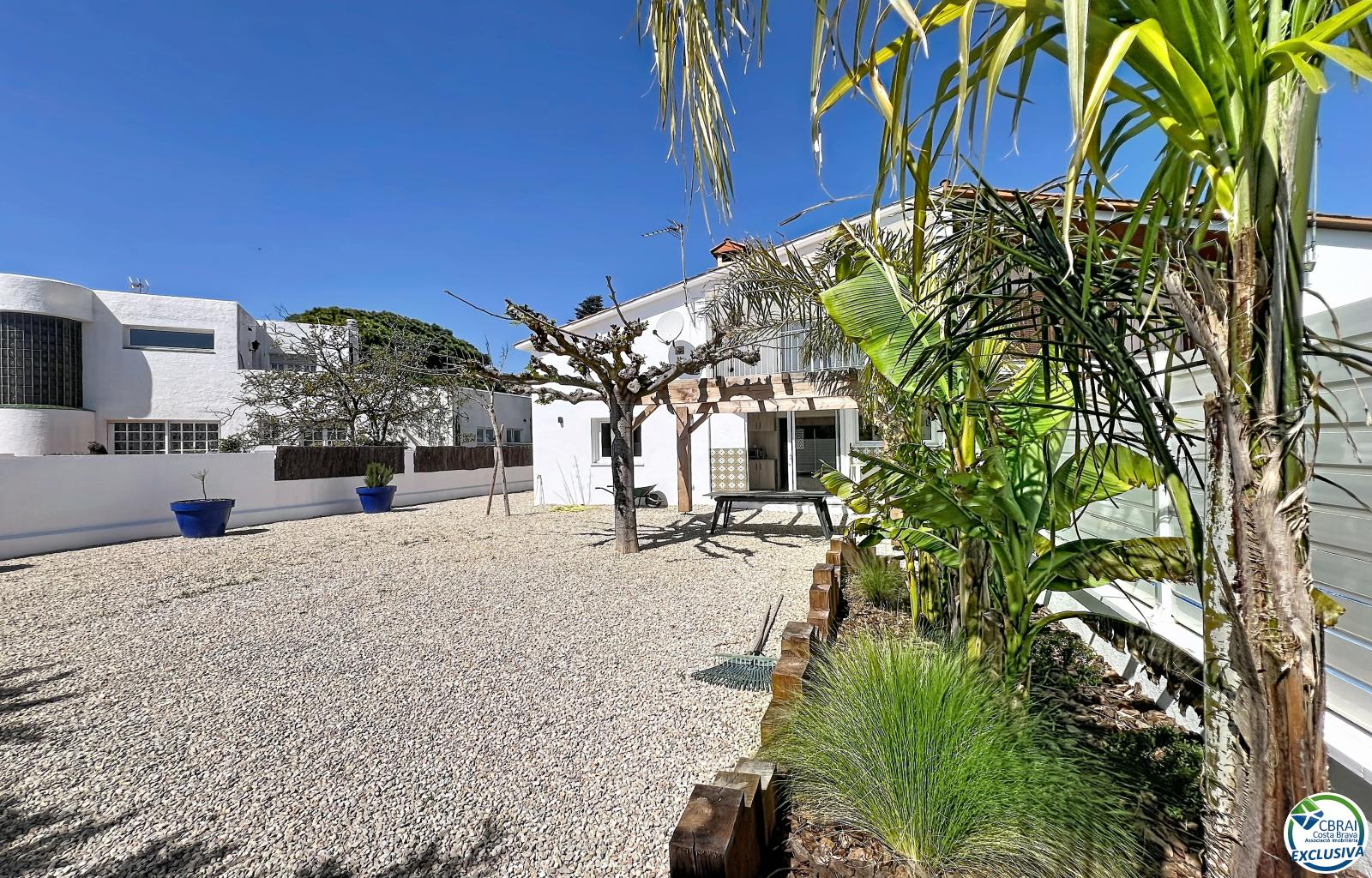 Renovated house with 5 bedrooms and tourist license in Empuriabrava, Peni area. - Ref. CBR6475 - photo 10