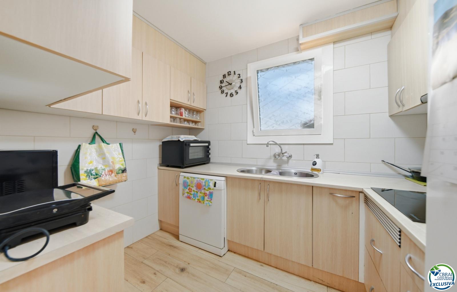 Apartment in the Heart of the Town Centre, Just 250 Metres from the Beach. - Ref. CBR6529 - photo 14