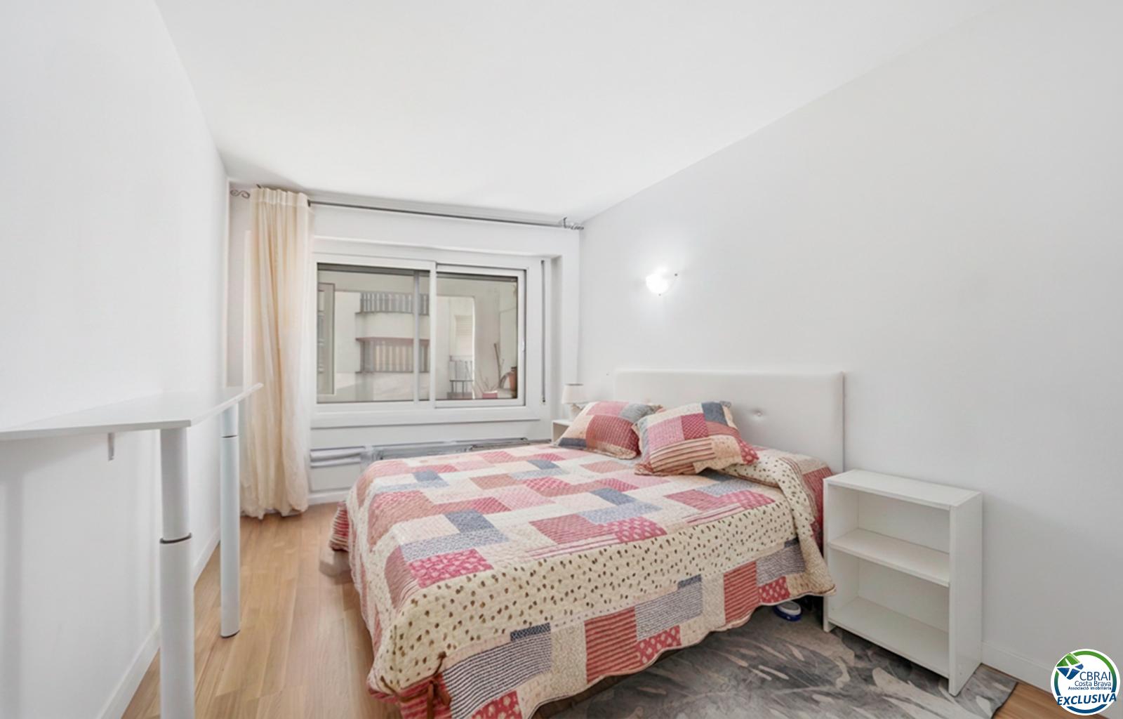 Apartment in the Heart of the Town Centre, Just 250 Metres from the Beach. - Ref. CBR6529 - photo 19