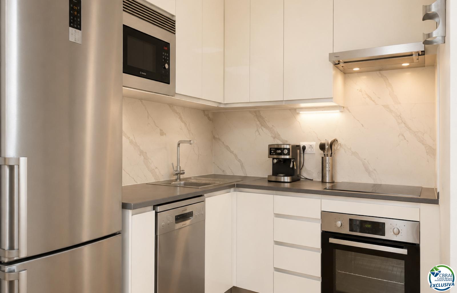 Fully renovated apartment just 100 metres from the beach Tourist licence - Muga - Ref. CBR6614 - photo 12