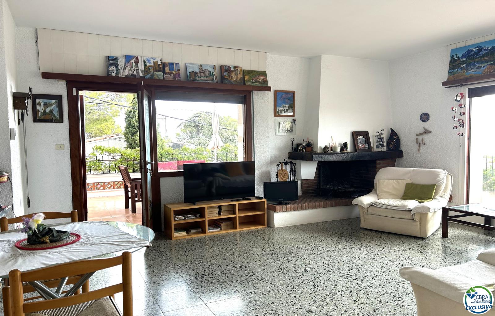 House in Llançà with a tourist license, sea views, and just a few meters from the beach. - Grifeu - Ref. CBR6637 - photo 19