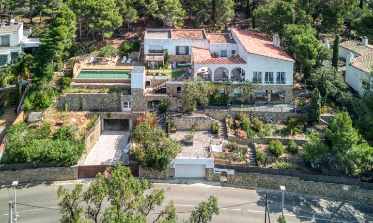 Exclusiva propietat a Cala Almadrava – Roses | Vistes panoràmiques i privacitat inigualable