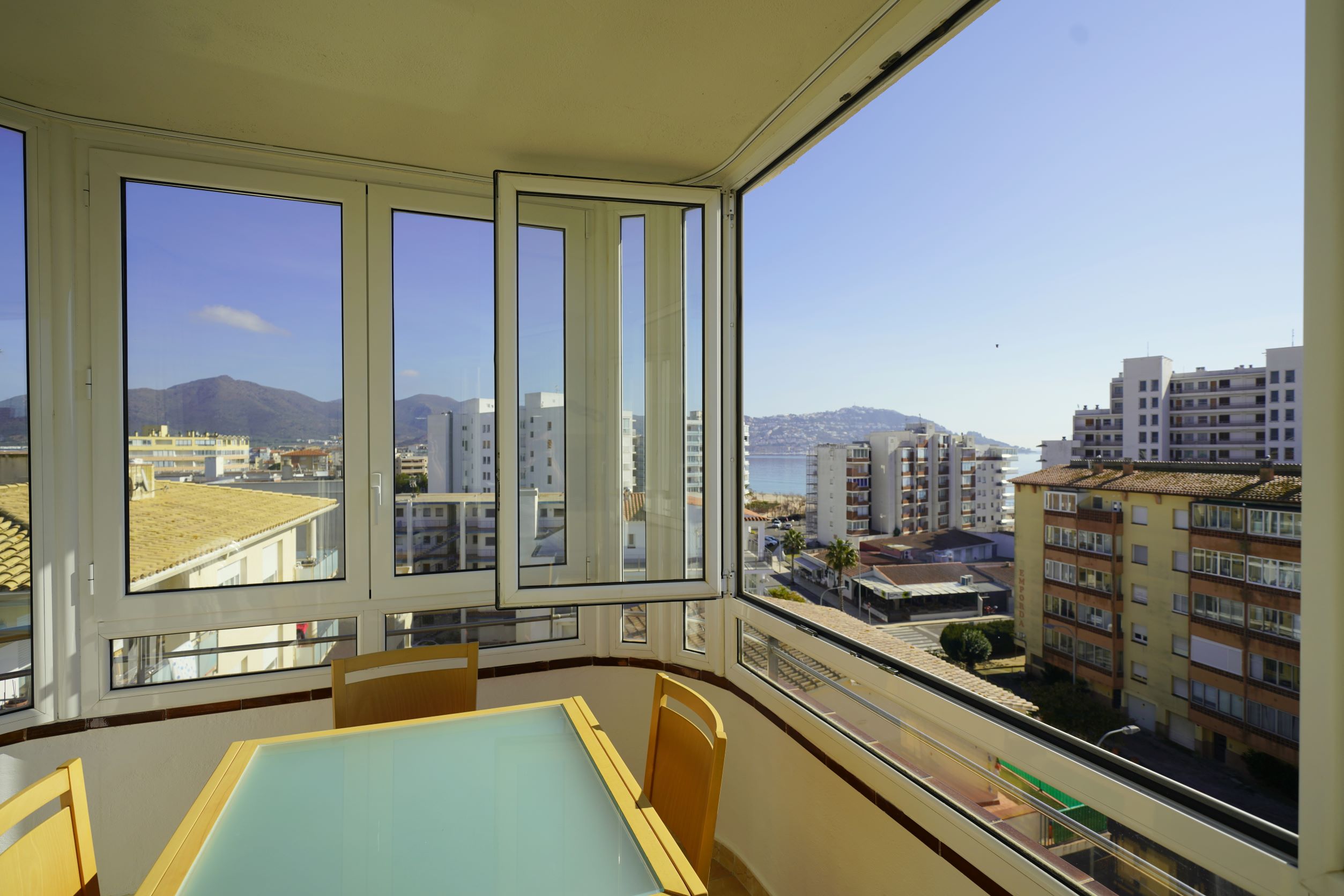 Pis/Apartament - Roses