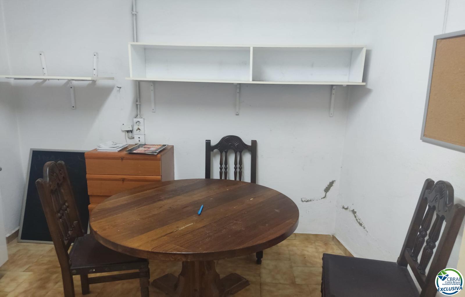For sale commercial premises, former butcher shop. - Puigmal - Ref. CBR6667 - photo 9
