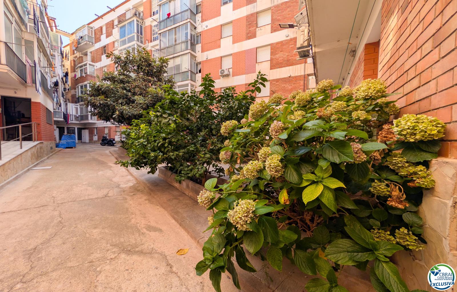 Renovated apartment with elevator, 500 m from the beach and next to the Renfe station - Portbou - Ref. CBR6611 - photo 17