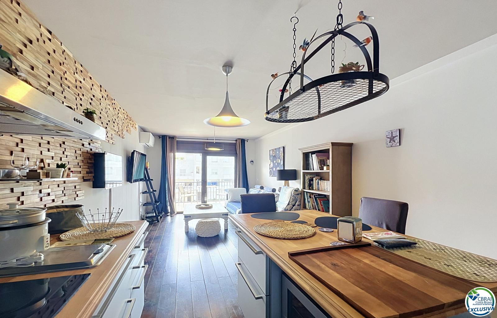 Canal-view apartment with terrace and parking in Empuriabrava - Alberes - Ref. CBR6563 - photo 2