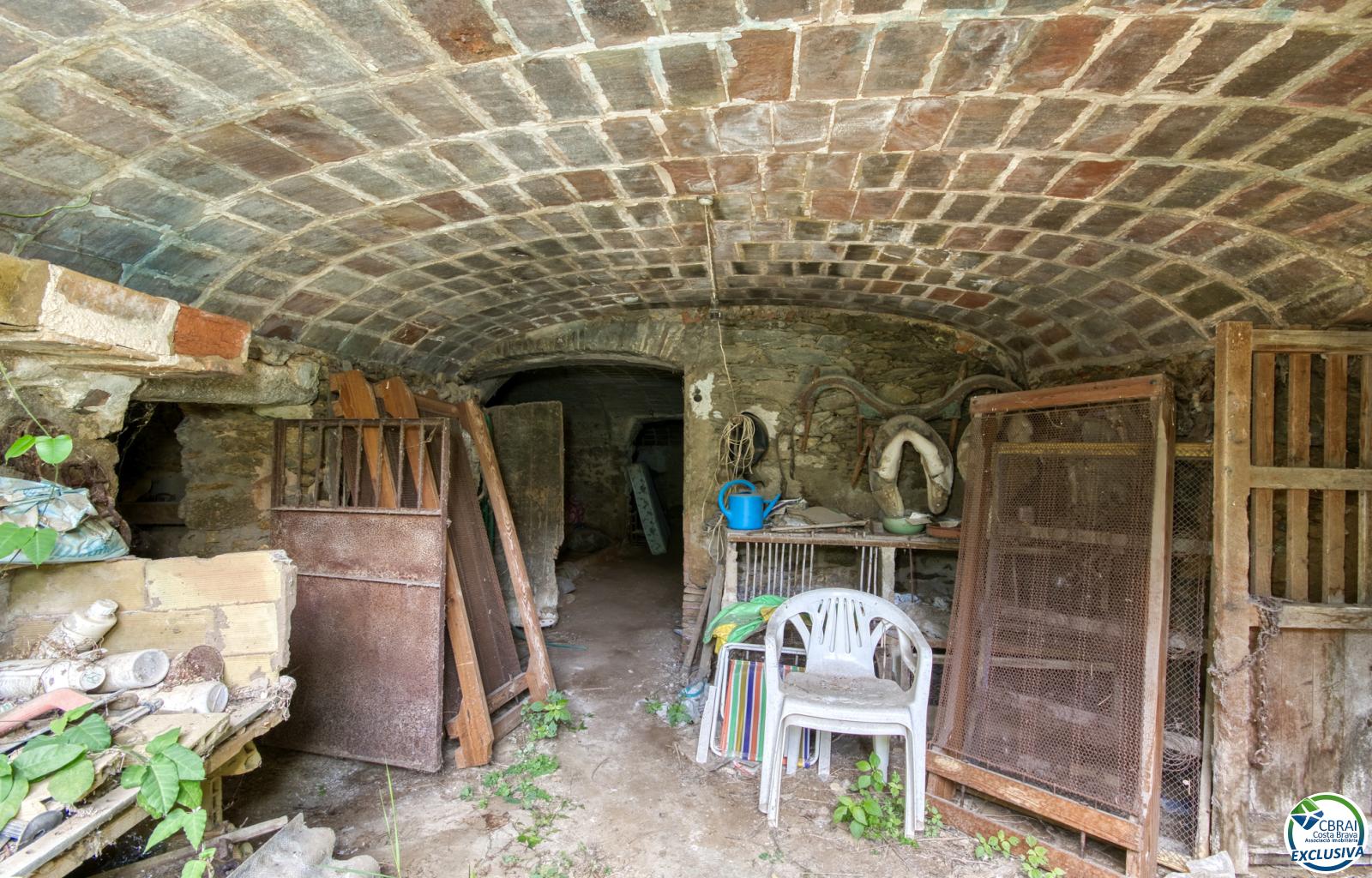 Authenticity and Potential: Village House with "Voltes Catalanes" in the Heart of Palau-saverdera - Centre - Ref. CBR6447 - photo 7