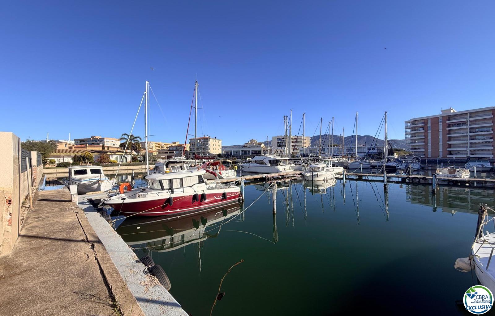 Mooring of 3 x 8 metres, suitable for both sailing and motor boats. - Santa Margarida - Ref. CBR6484 - photo 33