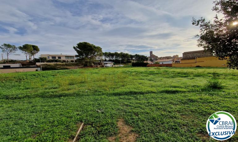 Venda de  Terreny a Garriguella, Costa Brava