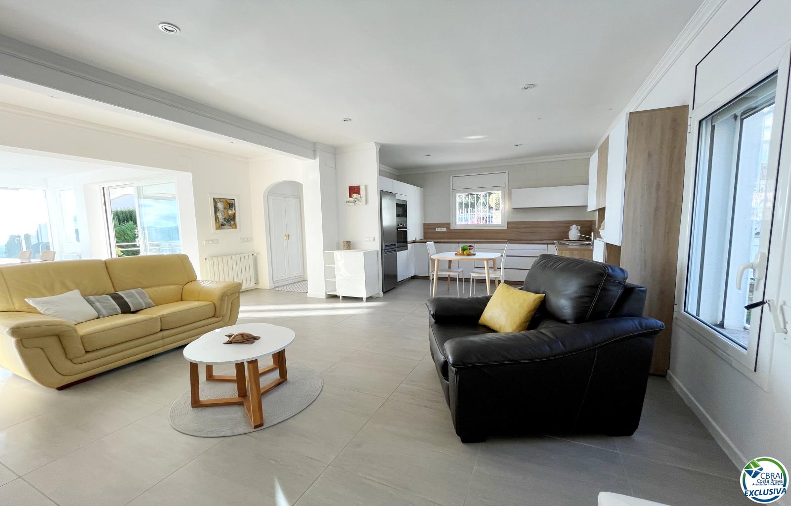PANORAMIC VILLA WITH SEA VIEWS, PRIVATE POOL AND LARGE PLOT IN MAS FUMATS - Ref. CBR6372 - photo 8