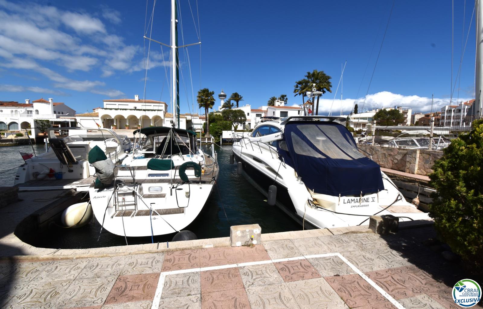 EMPURIABRAVA: Exclusive complex of six houses with moorings on the seafront for sale - Salins - Ref. CBR6609 - photo 17