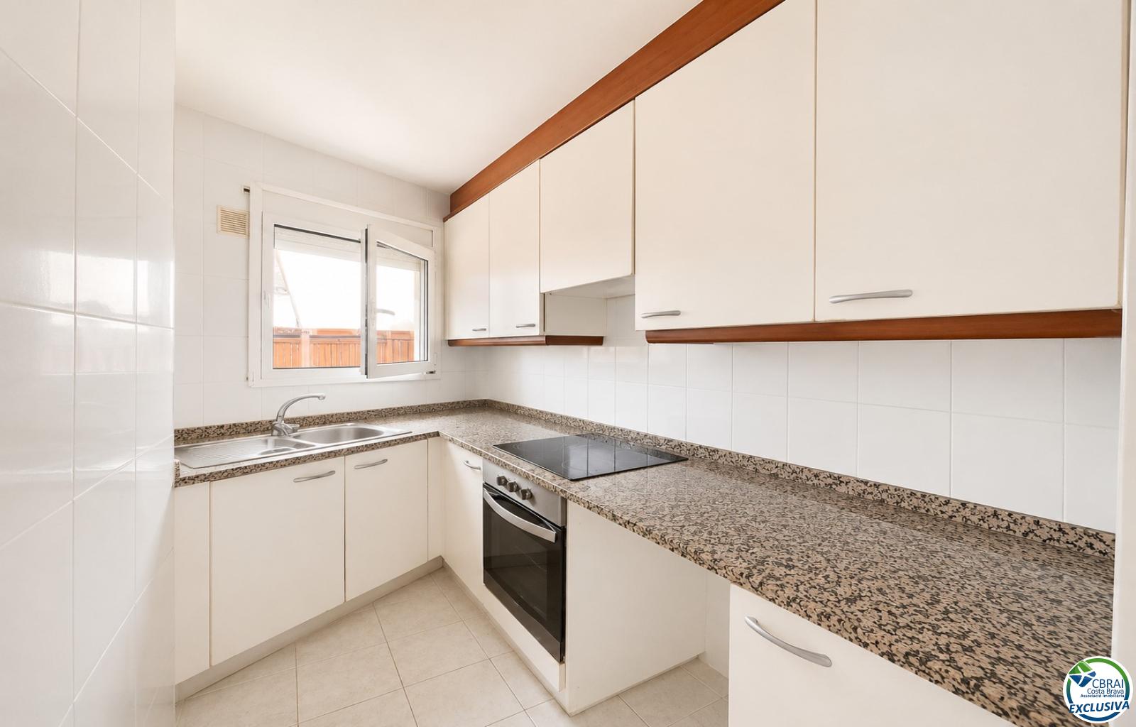 2-bedroom flat with 3 terraces – 79 m² - Casc Urbà - Ref. CBR6619