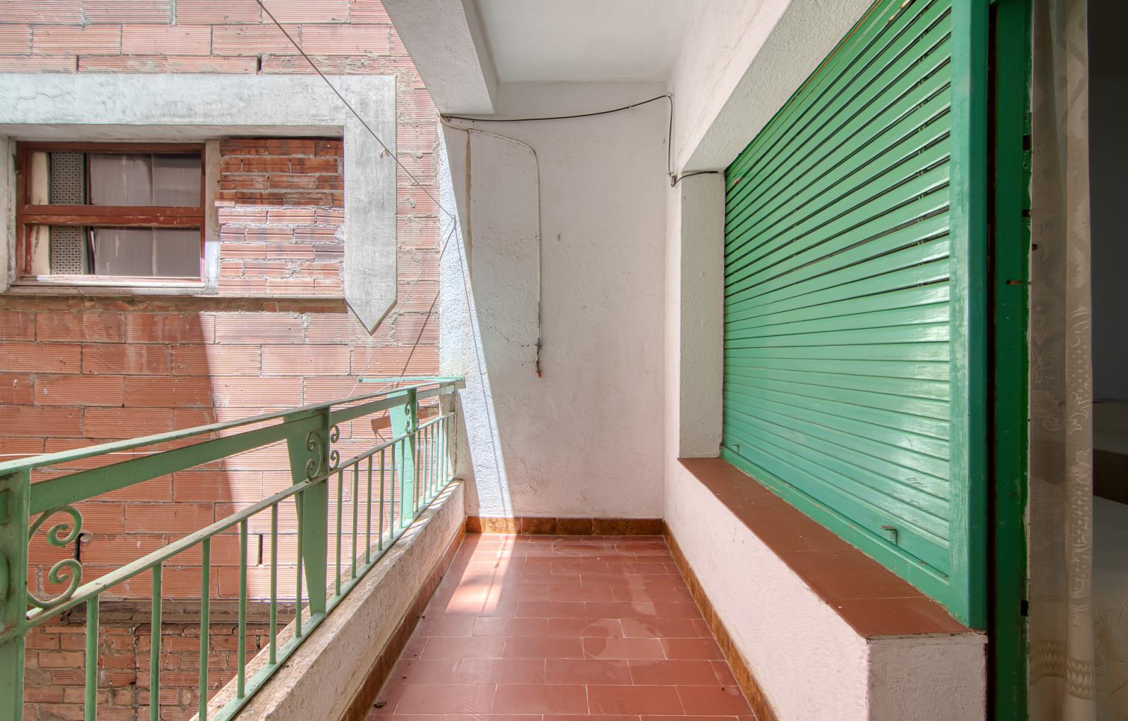 Would you like to live on one of the streets with the most history and character in Roses—practically right by the water—and enjoy the authentic Mediterranean essence every day? - Centre - Ref. CBR6537 - photo 24