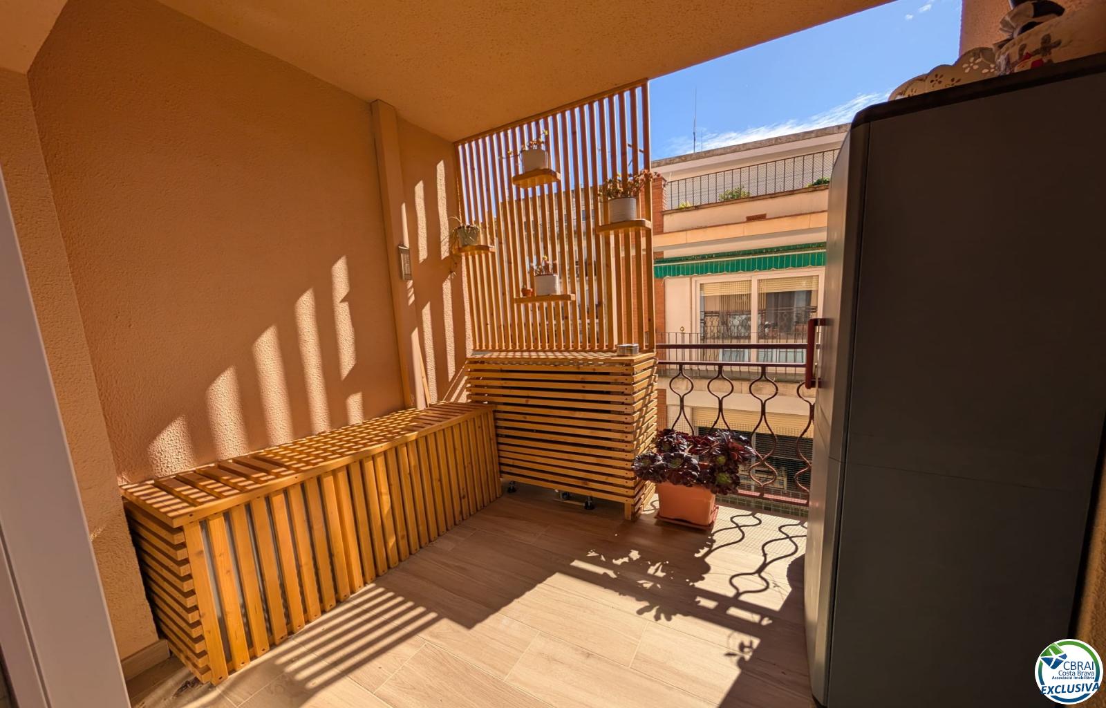 Renovated apartment with 3 bedrooms 100 m from the beach in Roses. - Centre - Ref. CBR6355 - photo 25