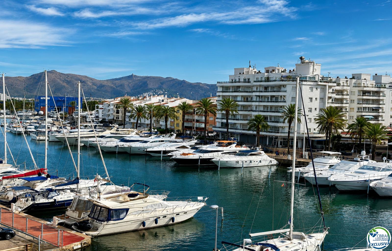 Apartamento totalmente renovado con terraza y espectaculares vistas al canal y al mar, en una de las zonas más buscadas de Empuriabrava - Port Grec - Ref. CBR6649 - foto 14