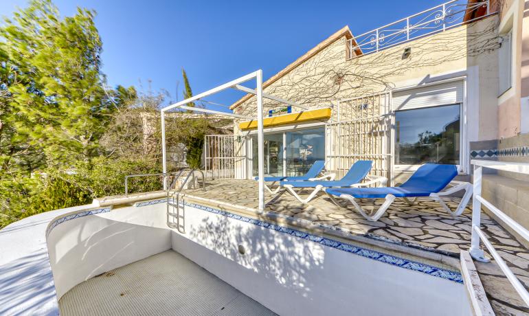 Freistehendes Haus mit Meerblick in der Bucht von Canyelles Petites