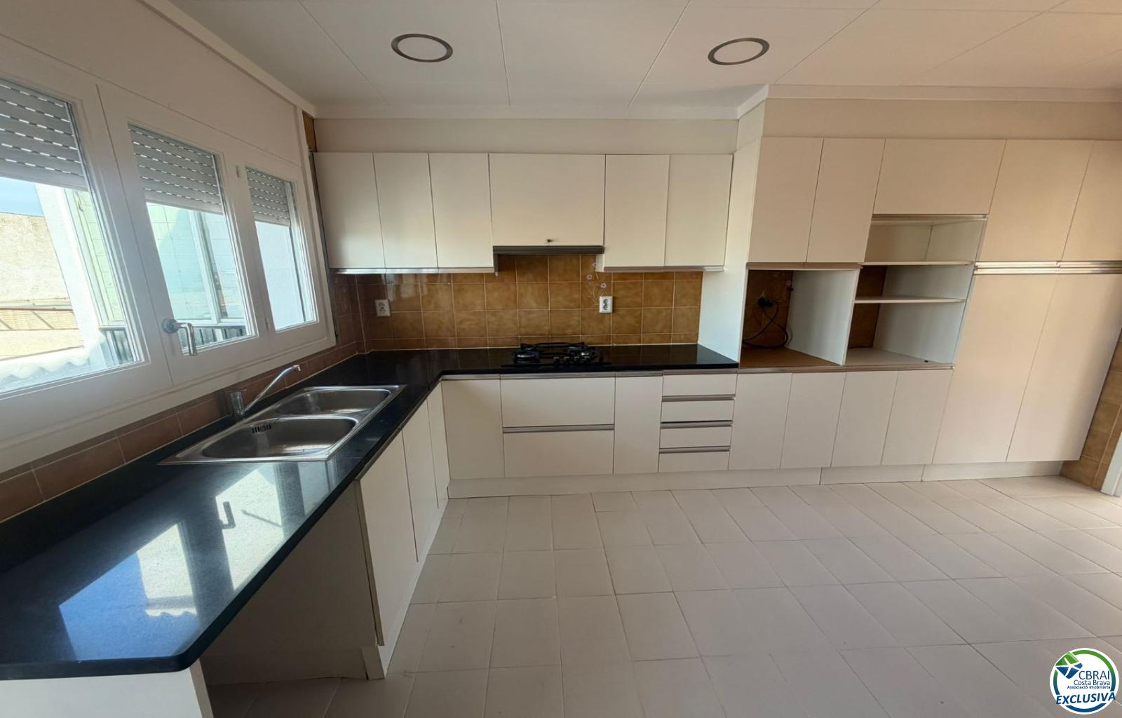 Penthouse in the heart of Roses, - Centre - Ref. CBR6397 - photo 28