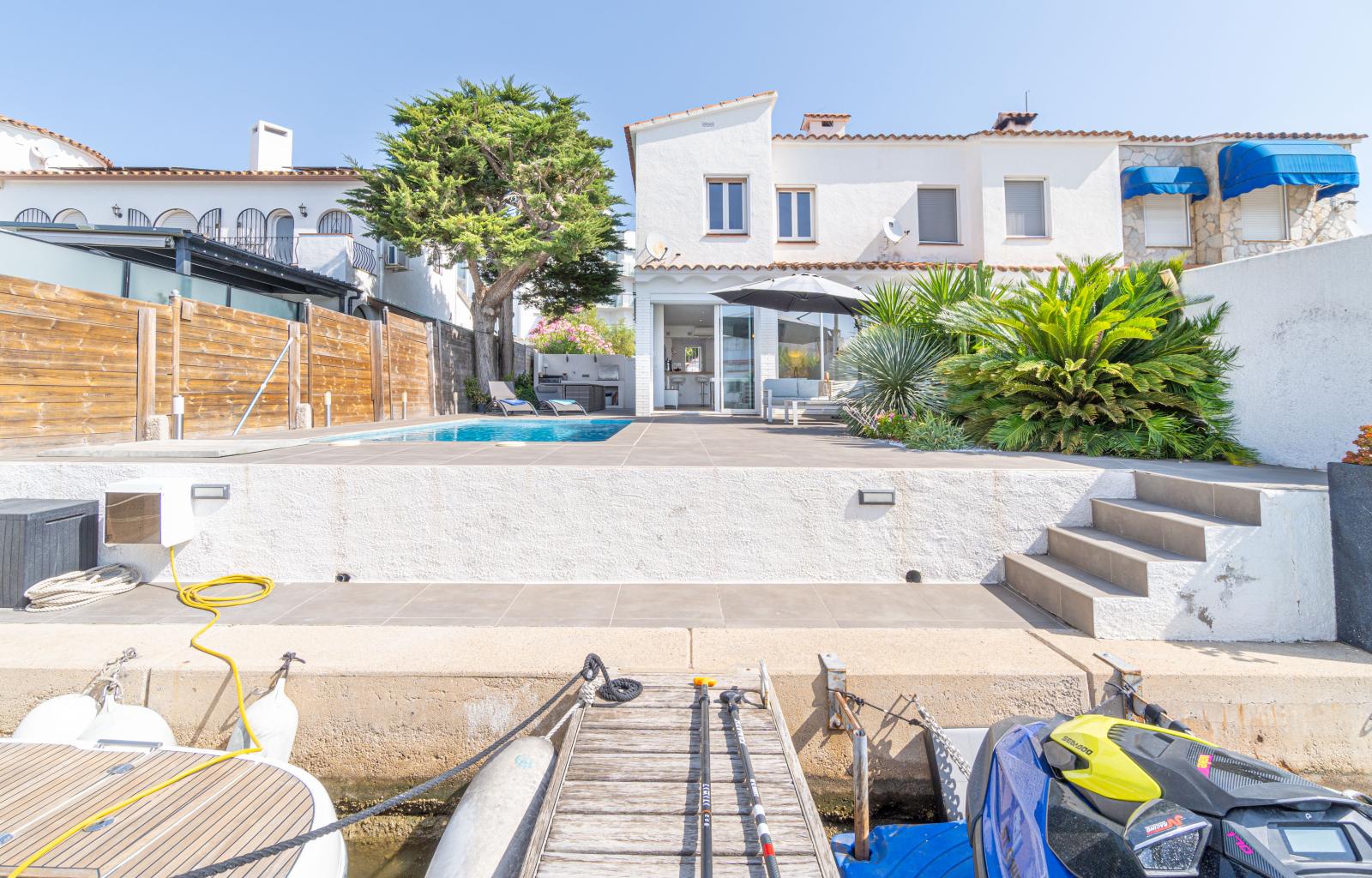 Elegant Waterfront villa with pool, private mooring and direct canal access in Santa Margarita - Santa Margarida - Ref. CBR6598 - photo 41