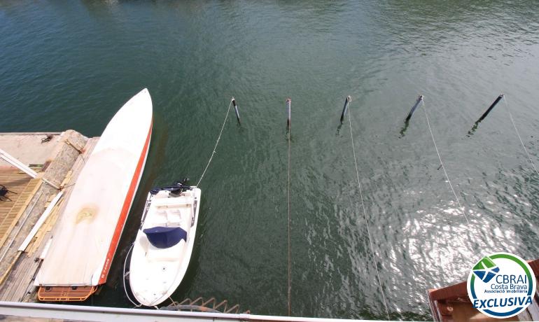 CAVALLET DE MAR Bootsliegeplatz  für Segelschiffe zum Verkauf von 9,10 mx 3,15 m in Empuriabrava