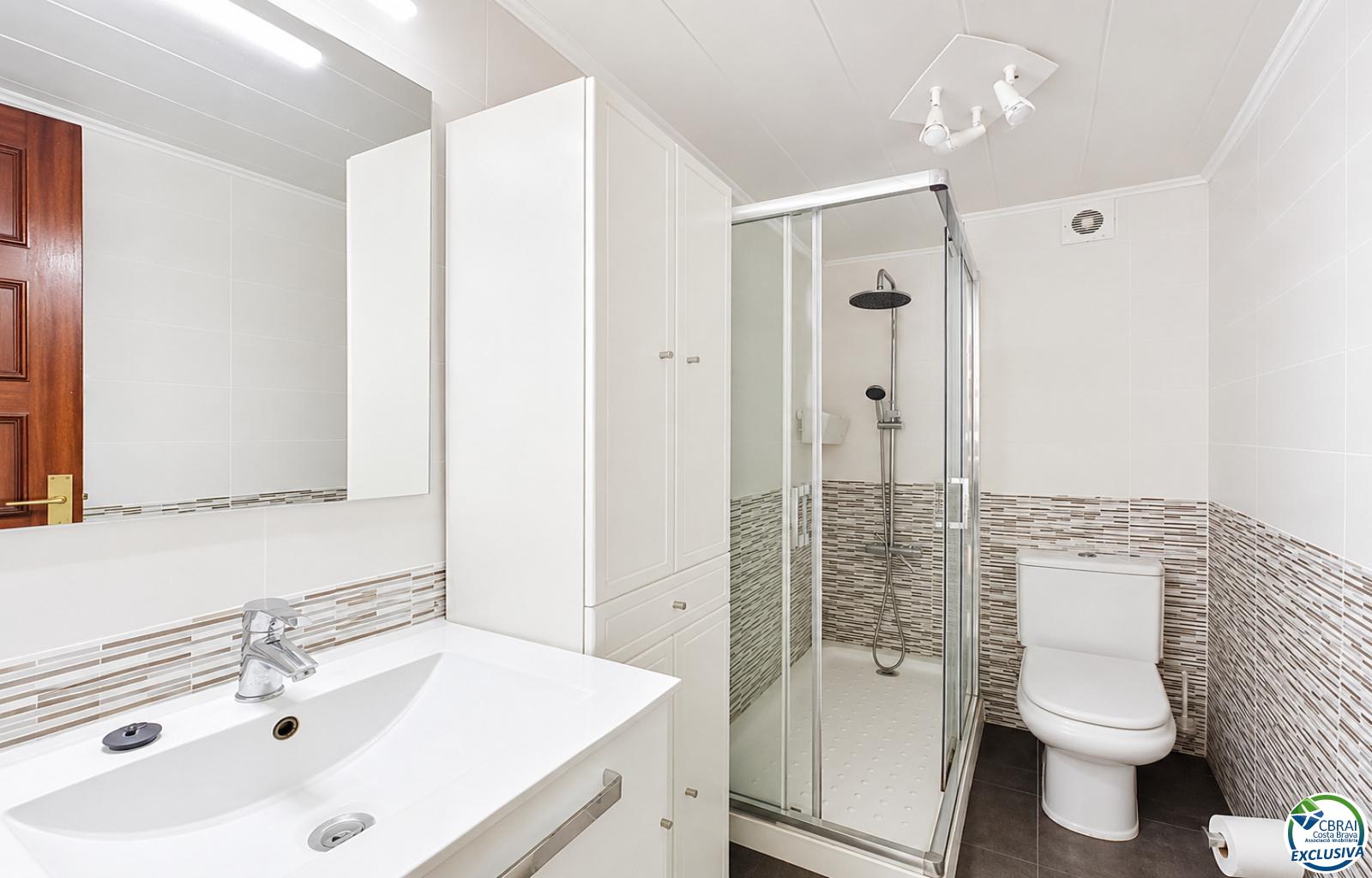 Apartment just steps from the beach with sea views in Empuriabrava - Muga - Ref. CBR6662 - photo 15