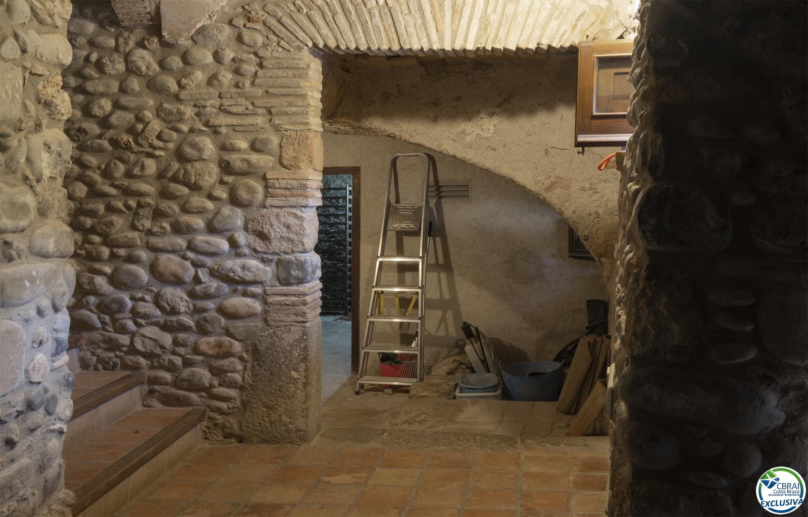 Exclusive Historic Estate in Alt Empordà with 7 Residences, Rural Tourism Licence and Established Profitability - Casc urbà - Ref. CBR6515 - photo 13