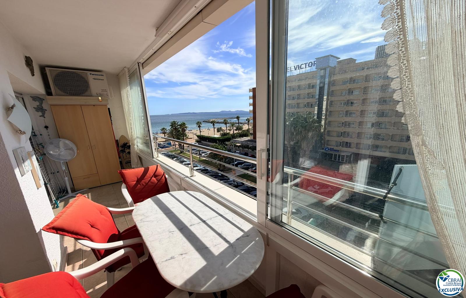 Seafront location, spectacular sea views and fully renovated - Santa Margarida - Ref. CBR6663 - photo 64