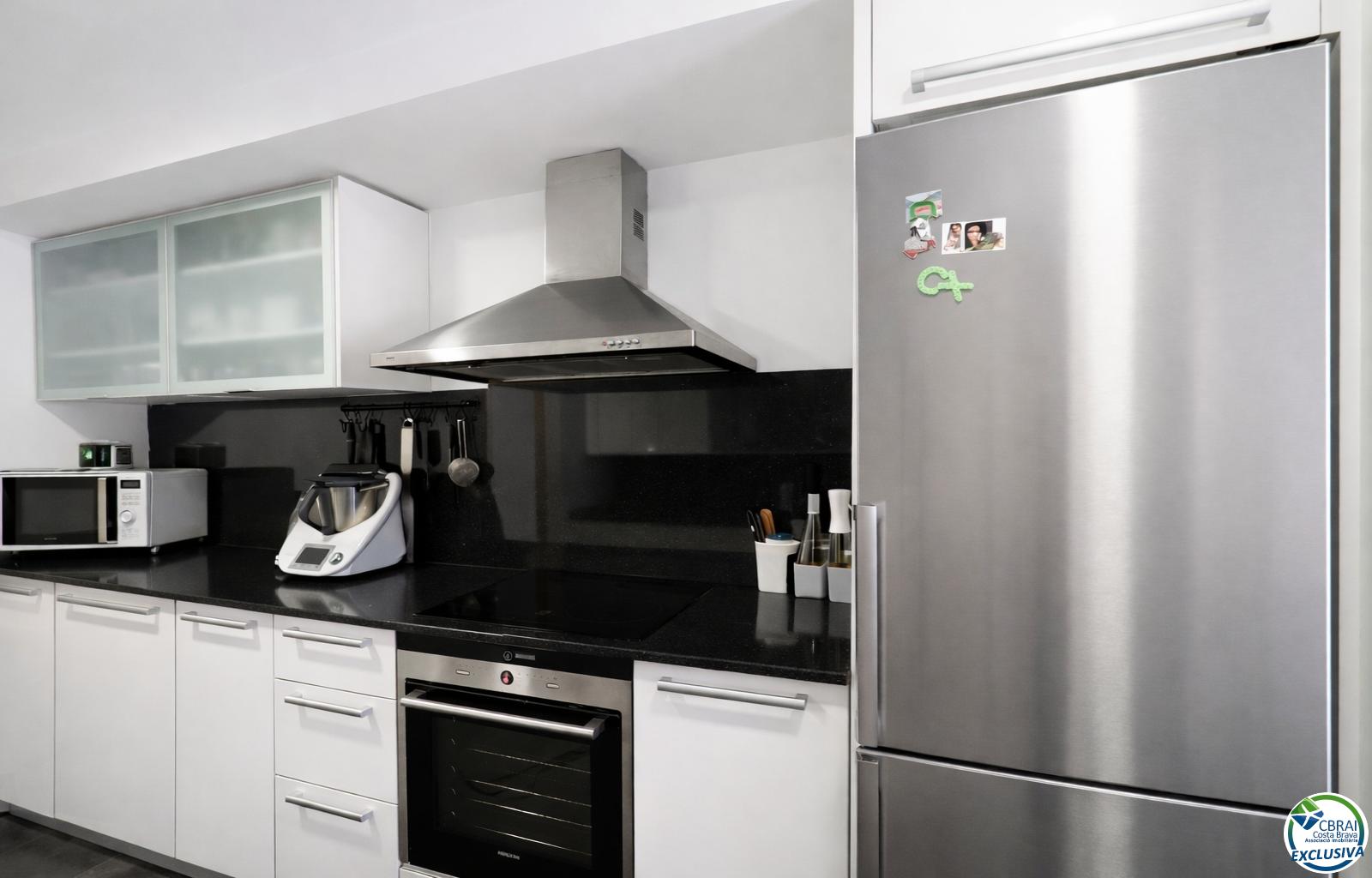 Penthouse duplex with large terrace and parking in central Roses - Centre - Ref. CBR6427 - photo 18