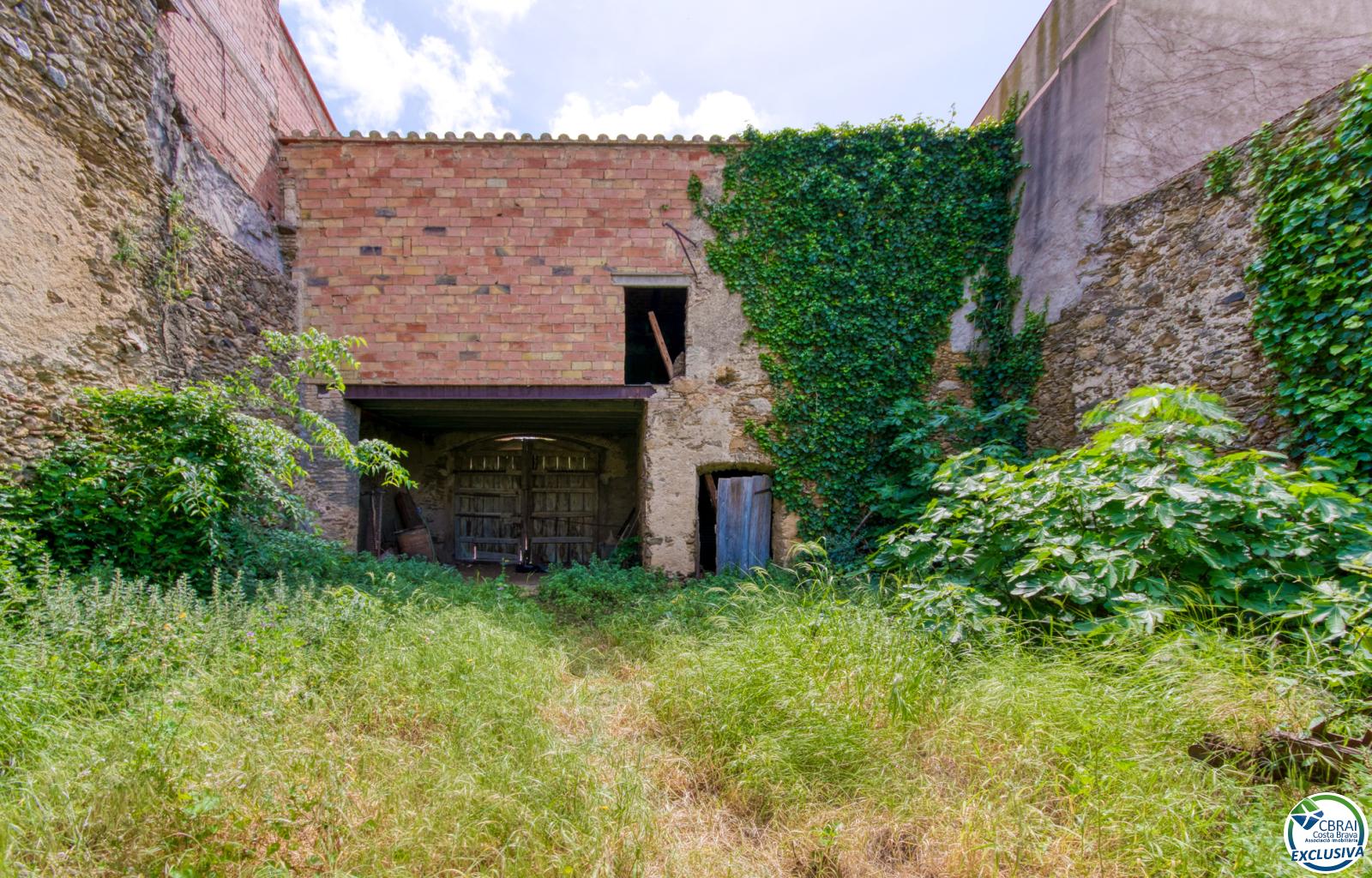 Authenticity and Potential: Village House with "Voltes Catalanes" in the Heart of Palau-saverdera - Centre - Ref. CBR6447 - photo 48