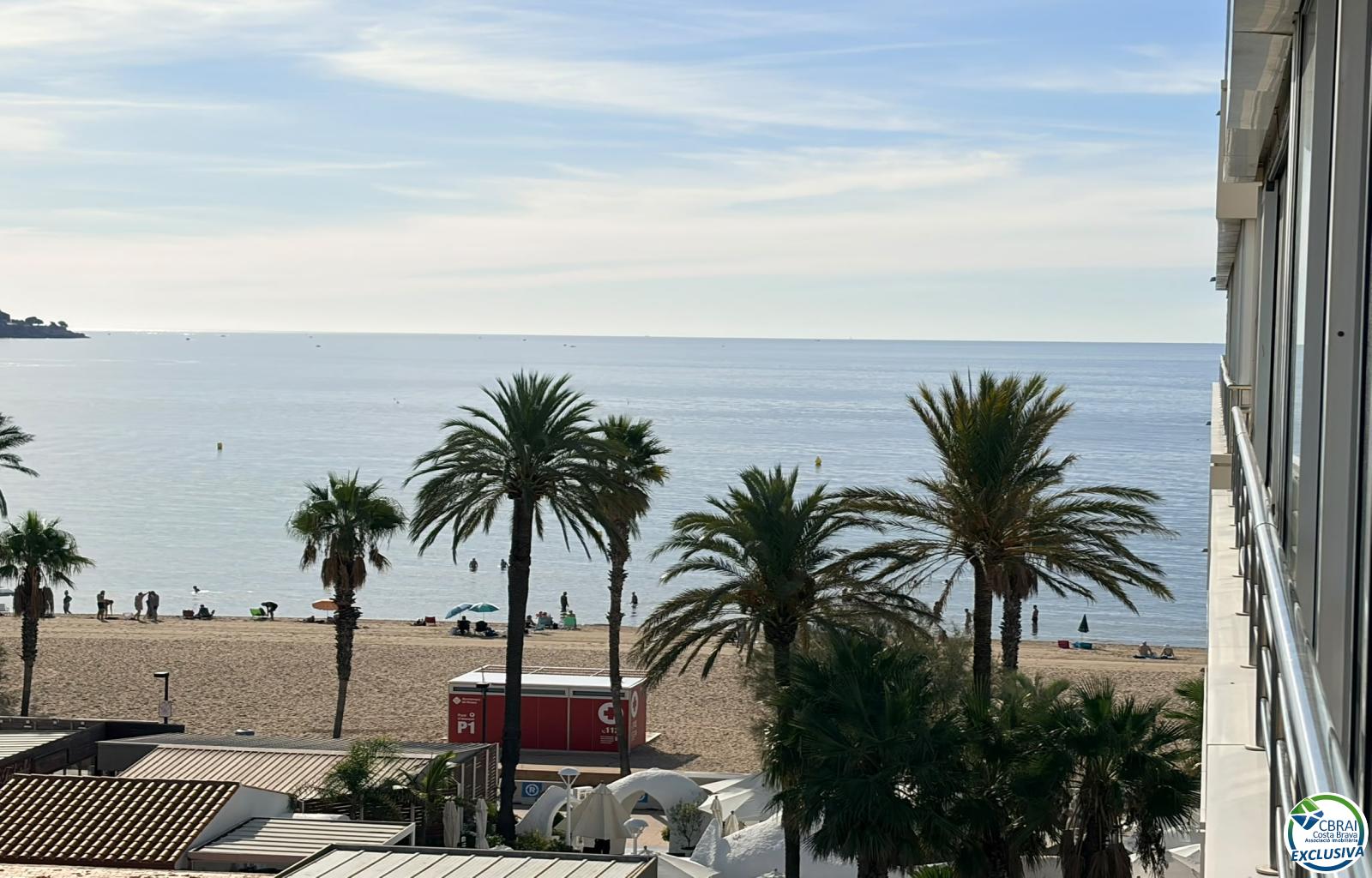 Seafront location, sea views, parking, swimming pools and gardens by the beach. - Santa Margarida - Ref. CBR6664