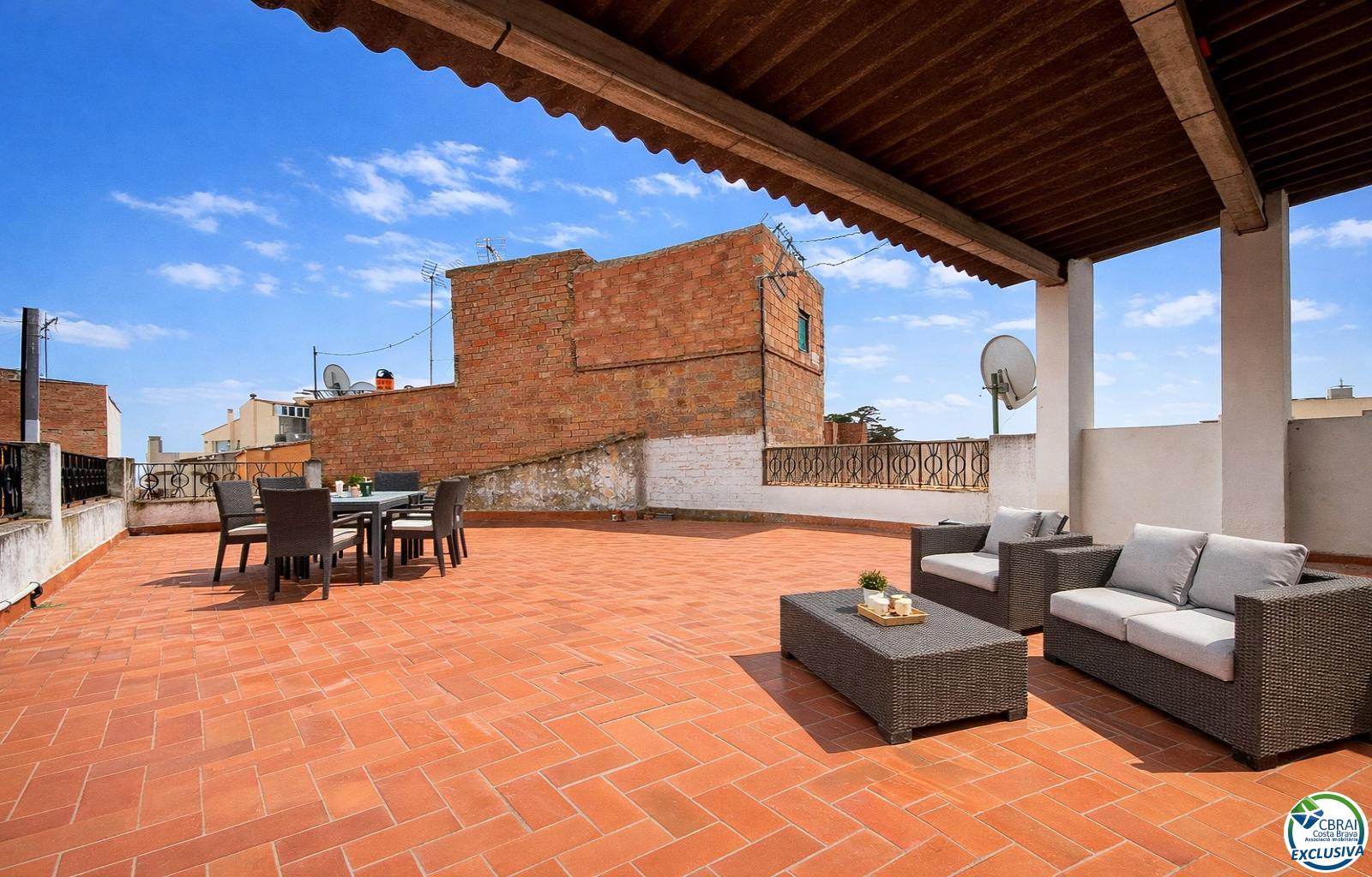 Maison avec une vue imprenable au centre de Torroella de Montgrí. - Casc Urbà - Ref. CBR6366 - photo 3